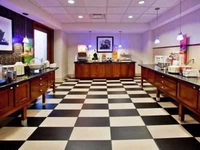 Hotel Hampton & Atlanta-six Flags 3*